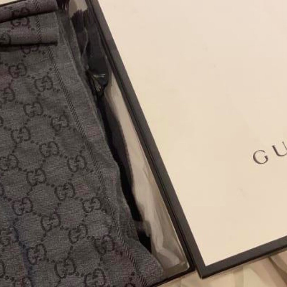 Authetic Gucci Scarf - Picture 2 of 5